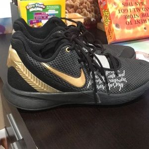 Kyrie Basketball Shoes